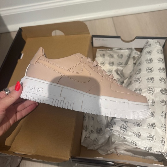 Nike Air Force 1 Pixel - Picture 2 of 9